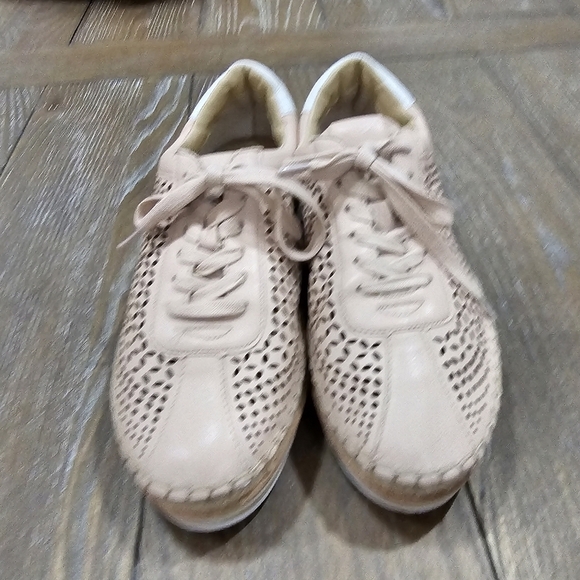 Marc Fisher Platform Sneaker, Women's Size 7.5 - Picture 4 of 11